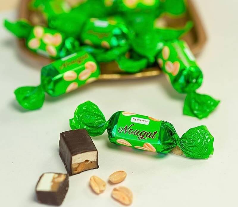 شکلات مغزدار کندی نات سبز روشن